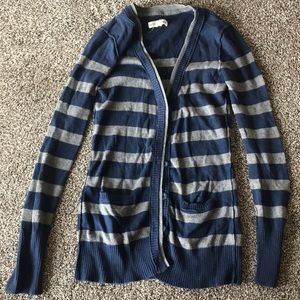 5/$25 Aeropostale cardigan small